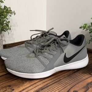 NWT Nike Gray Men’s Complete Trainer Black Accents size 11.5